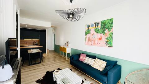 Renovated apartment near the Golden Head Park