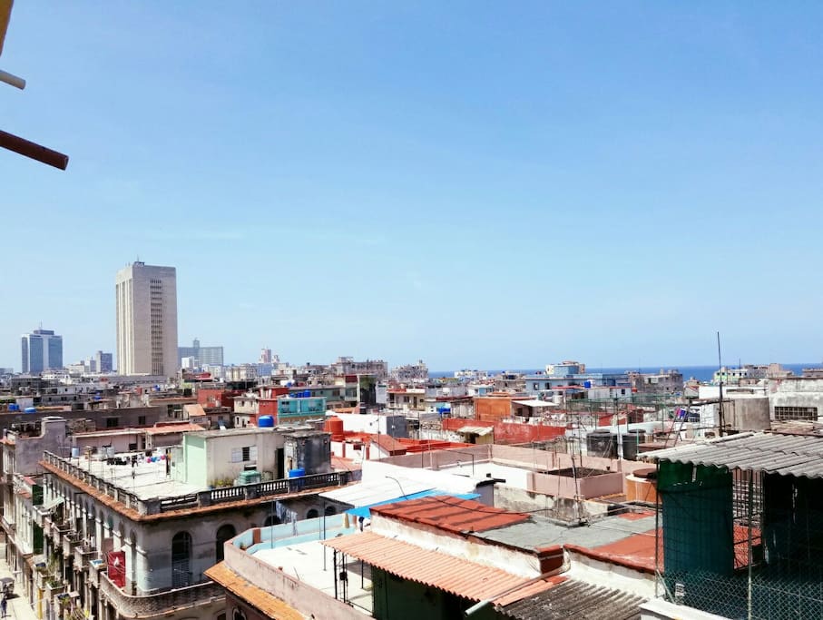 Una vista a La Habana desde el balcón