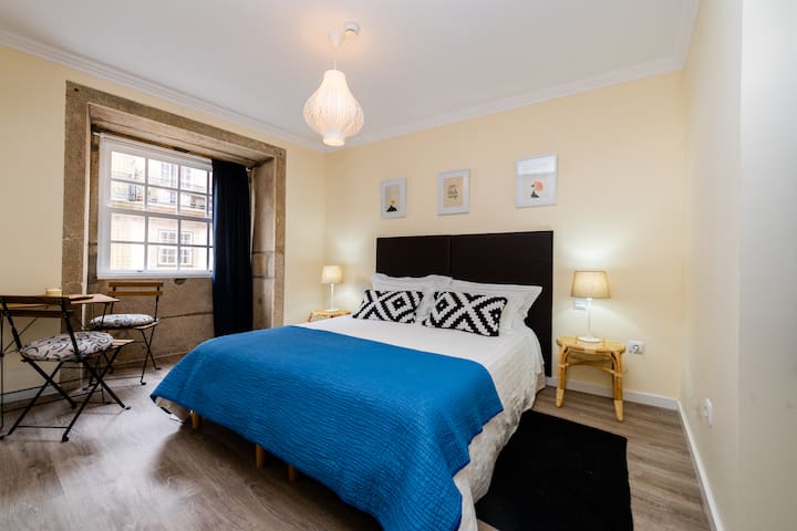 Merc Porto Ribeira View ao lado do Rio Douro