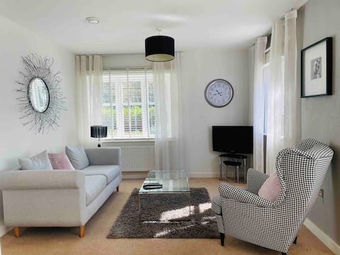 Apartment Beaconsfield Old Town