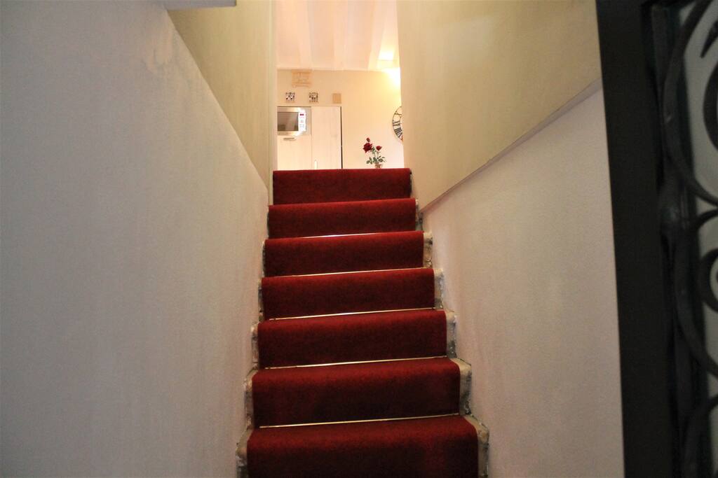 Private entrance with 12 easy steps up for easy access