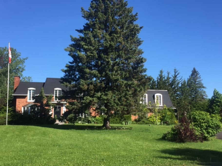 Park like neighborhood close to biking and hiking trails
