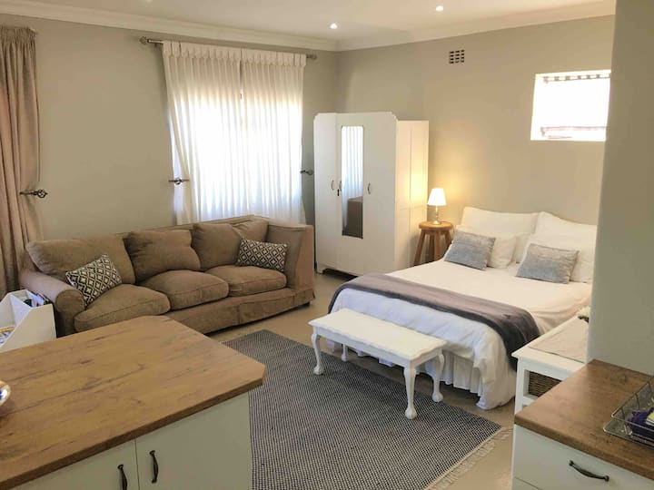 Brackenfell Holiday Rentals & Homes Brackenfell, Cape Town, South