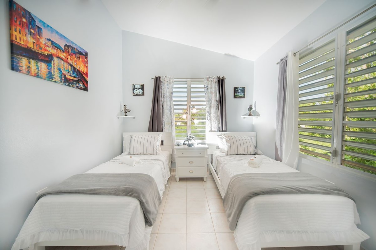 Spavaća soba #1 - 2 kreveta za 1 osobu s ventilatorom i klima-uređajem (apartman 3)