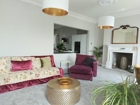 Kent Apartments No 2 - Tourist Registered 652006