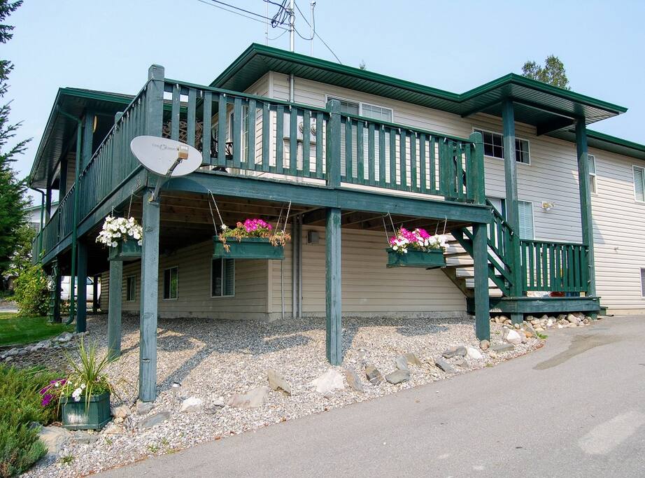 Spacious 4bdrm duplex