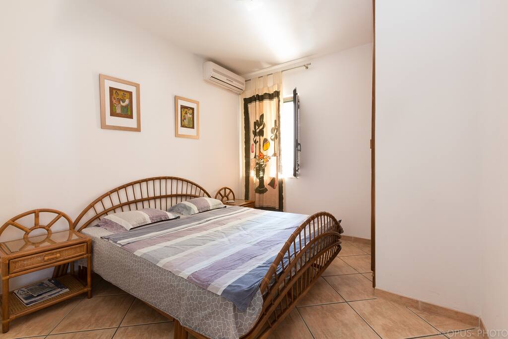 2nd bedroom
Спальня 2