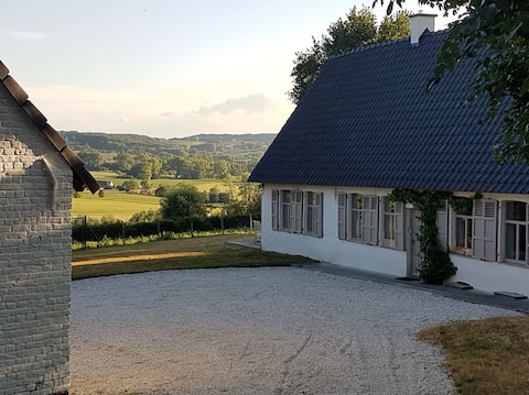 Unique country house, all comforts for 8 people + baby bed