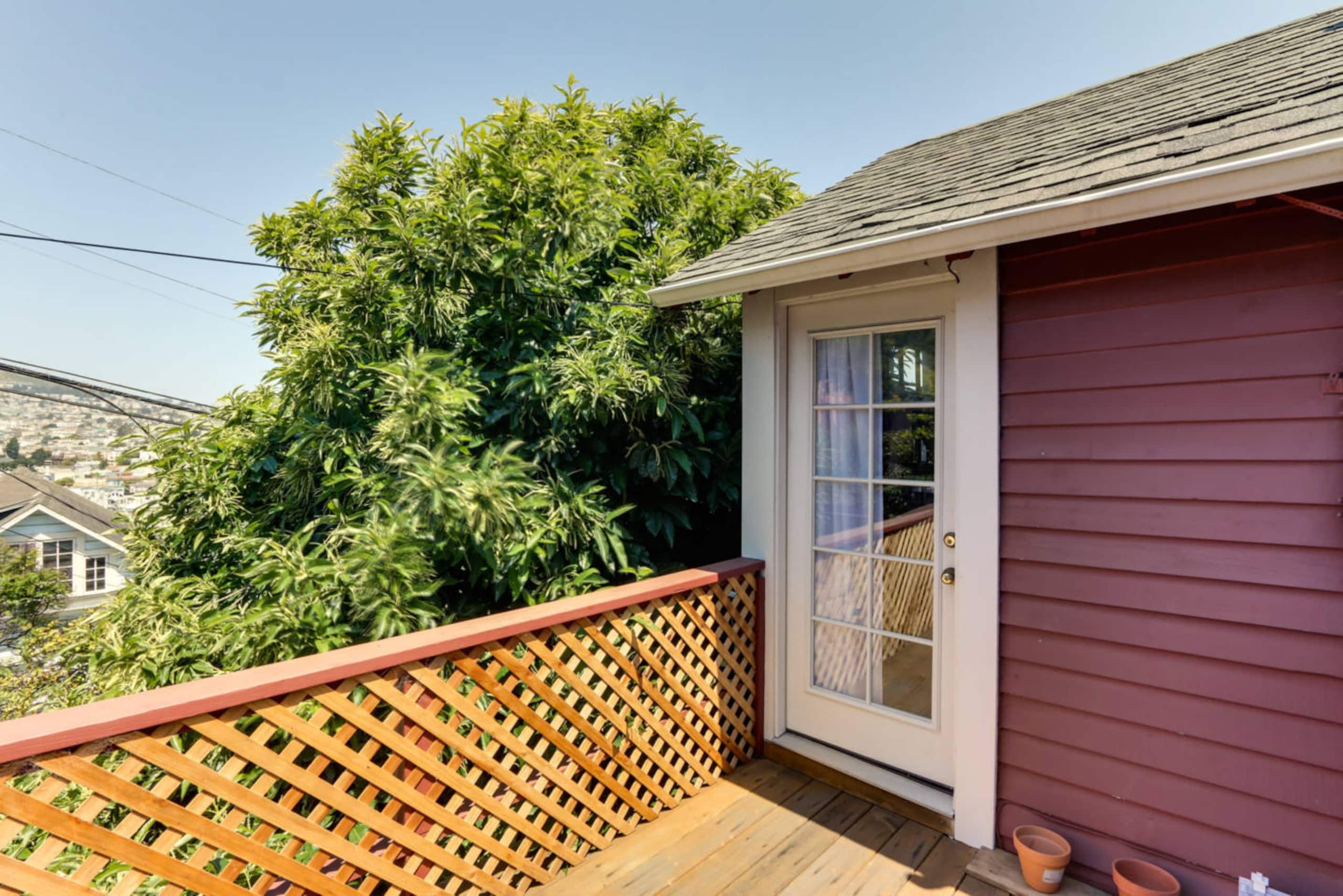 Historic Victorian retreat w/ skyline views - Image 24