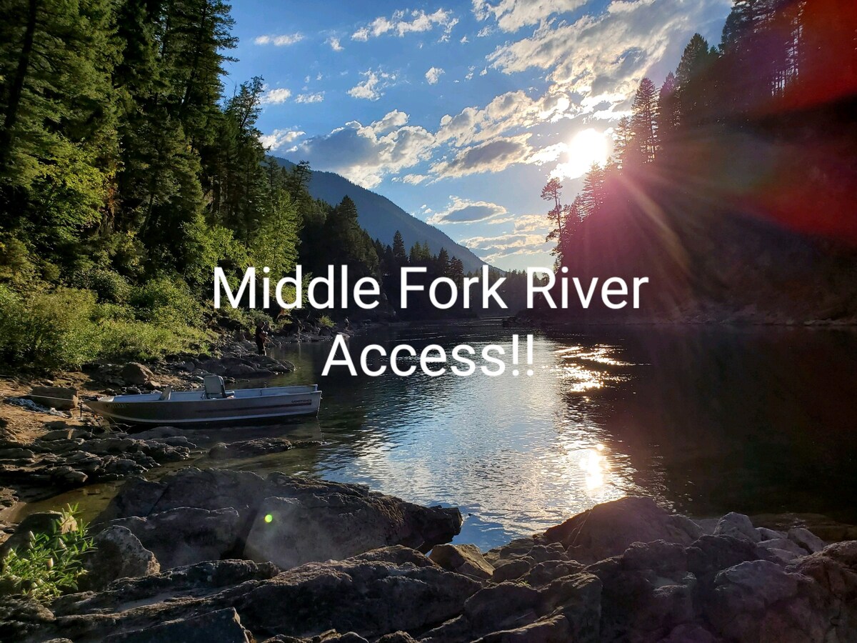 Mini Mangy Moose Lodge, Middlefork River Frontage. Houses for Rent in Hungry Horse, Montana