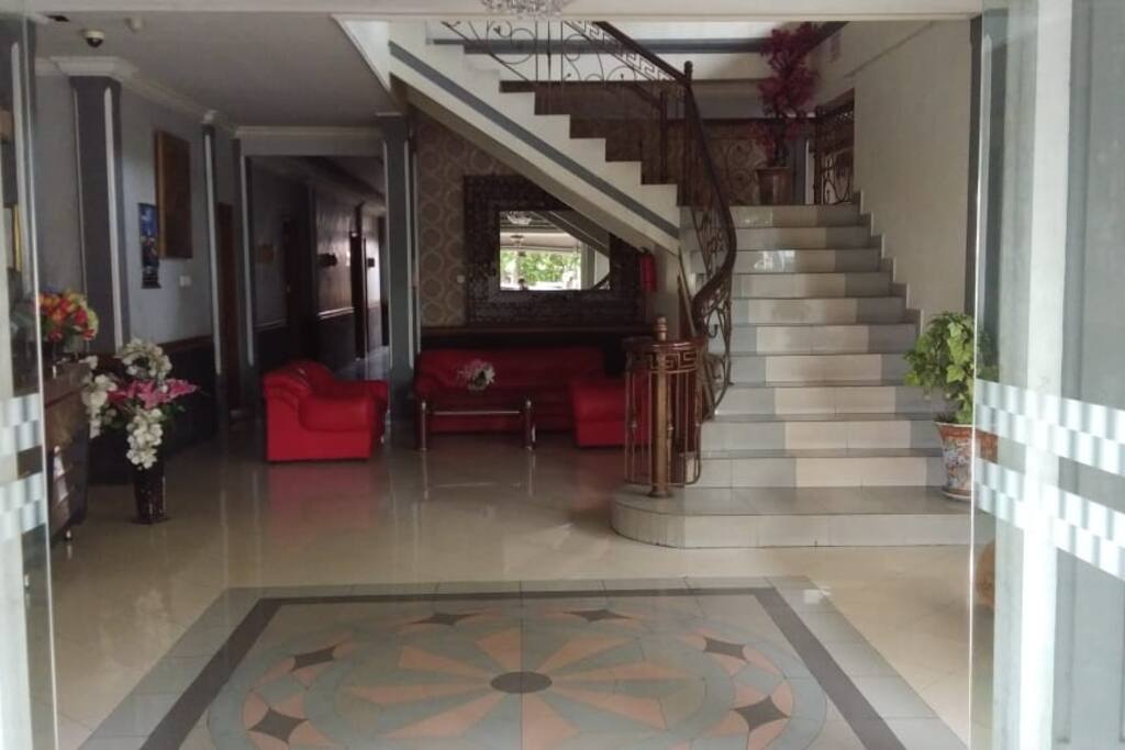 1st floor (lantai 1)