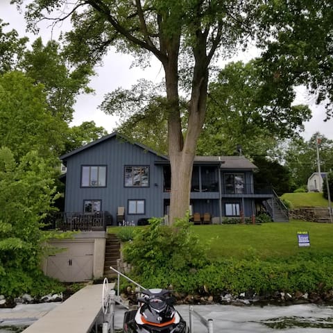 Airbnb Fox Lake Vacation Rentals Places To Stay Wisconsin