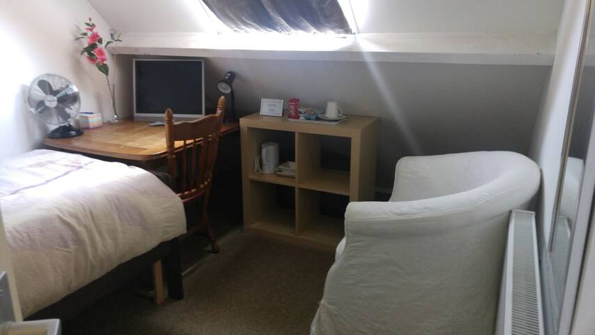 VaP-ReC Stay for 1 Person (Clean & Relaxing)