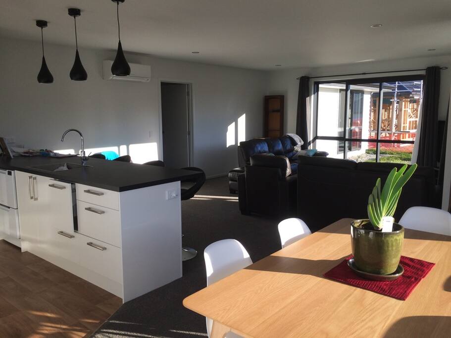 Kitchen/Dining/Lounge