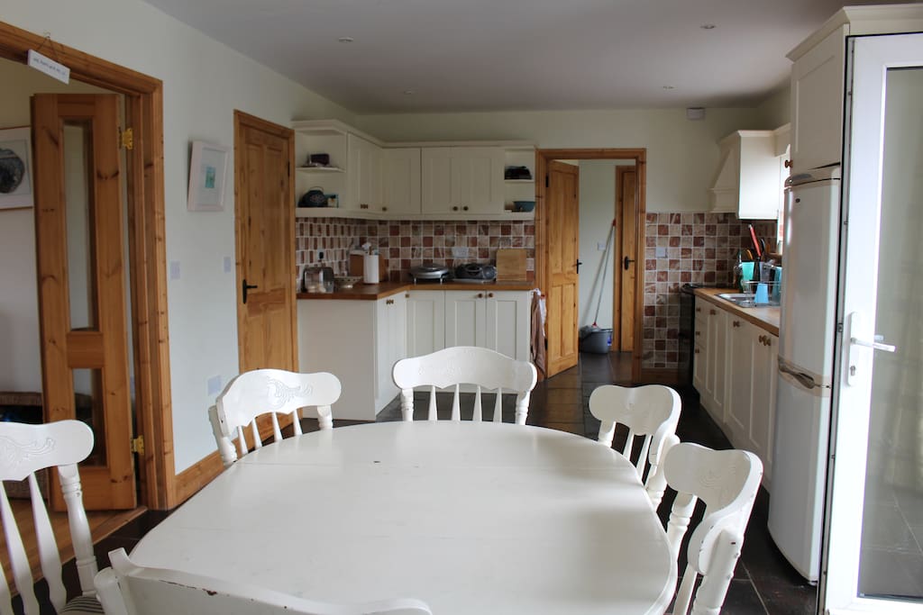 Kitchen/ Dining Room