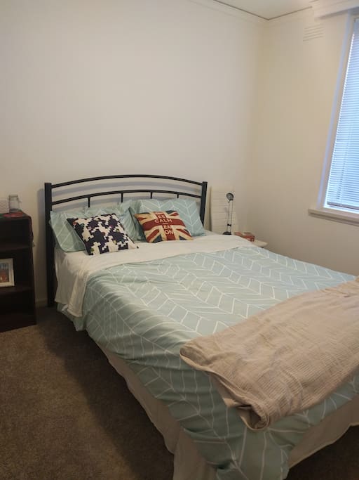 queen bed