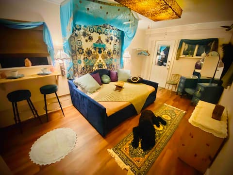 Top Airbnb: Studio Apartment at Village Yoga Sanctuary in Garrison Park