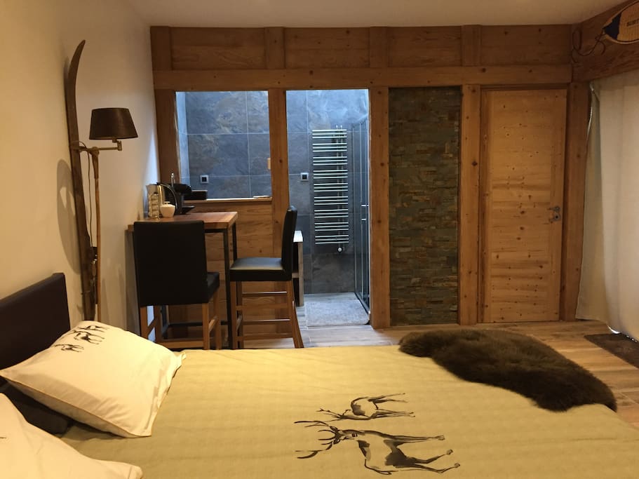 Vue général de la chambre.