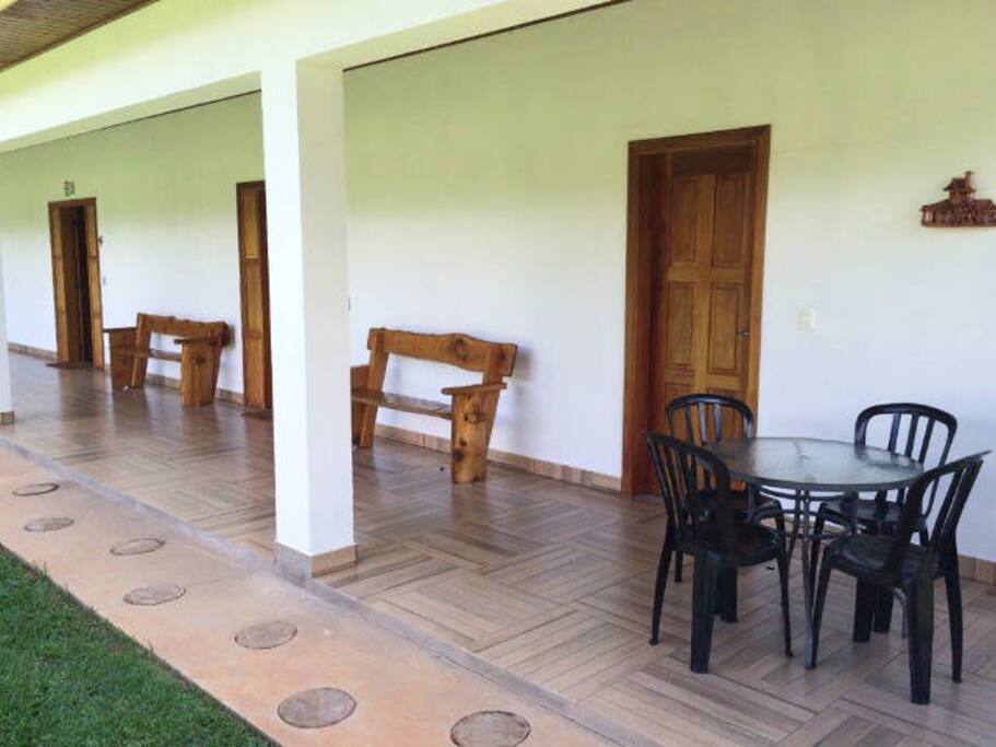 Varanda na entrada dos quartos
