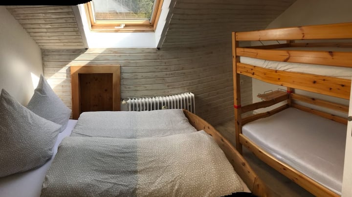 Chumba cha kulala 2 

vitanda 4