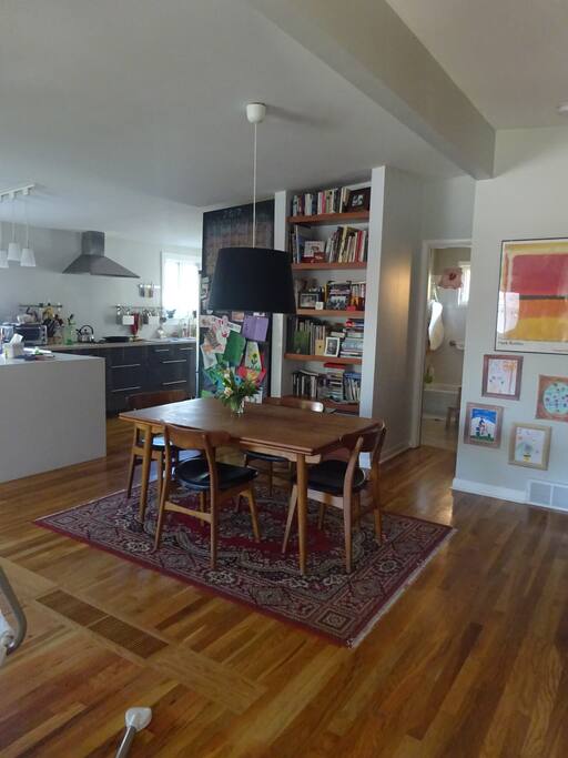 Dining Room - table leaves extend to seat 10