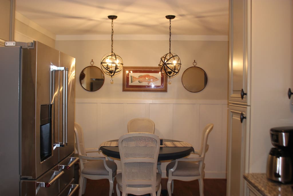 Additional seating for dining in breakfast nook .