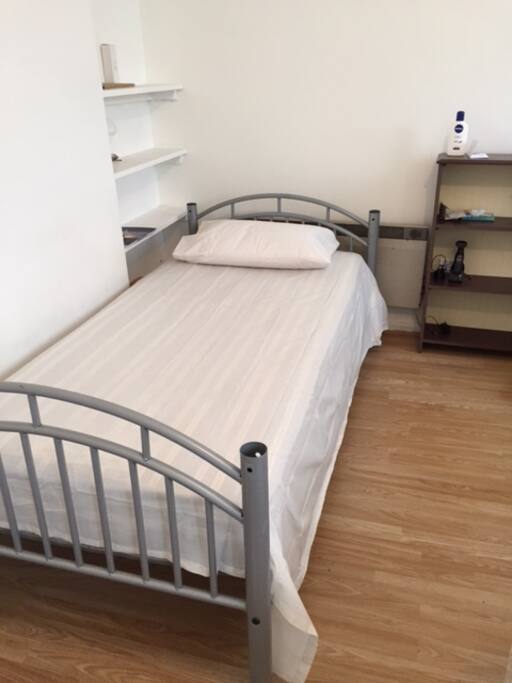 single separete bed