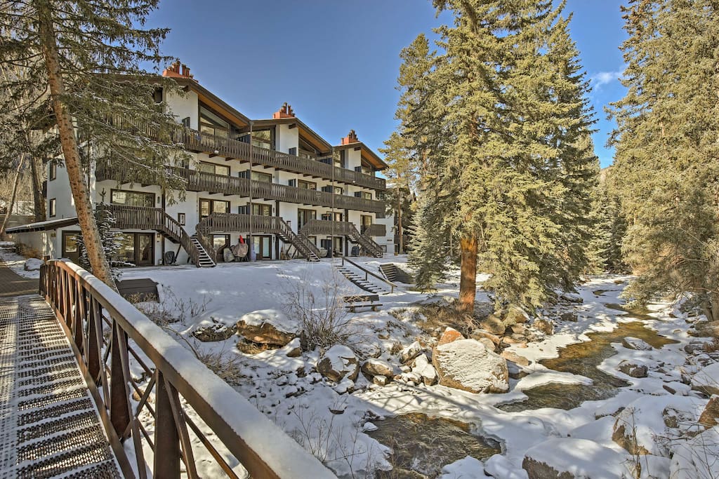 Located 10 minutes from Vail Mountain Resort, this unit boasts accommodations for up to 4 guests.