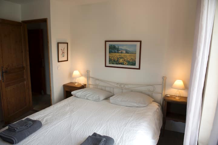 Dormitorio #3 (una cama tamaño queen)