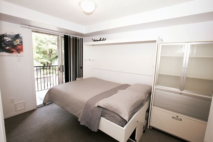 مكتب هجين - سرير/مكتب (اسحب لأسفل إلى السرير)