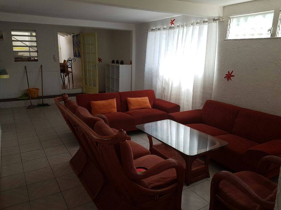 Salon/salle à manger Télé écran plat