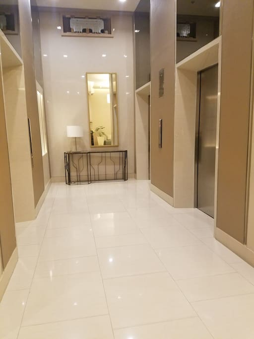 Lobby Elevator