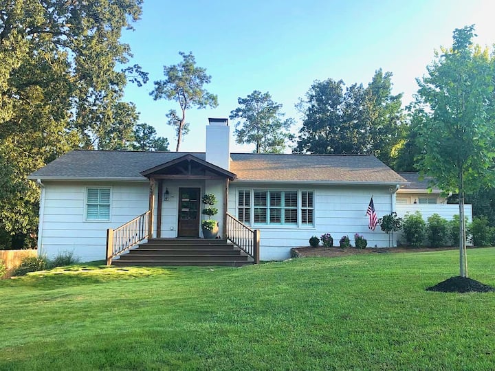 Pets Peloton Great Location Amenity Filled! Houses for Rent in