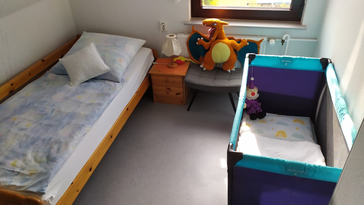 Jednokrevetna soba (s dječjim krevetićem)
1. kat