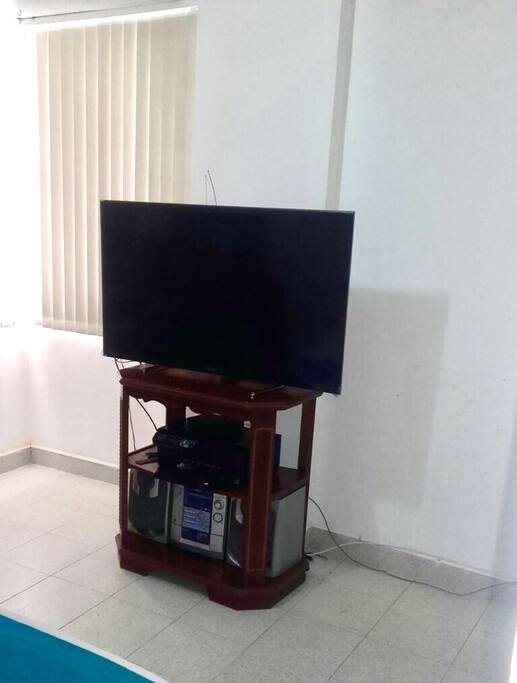 Televisor y equipo.