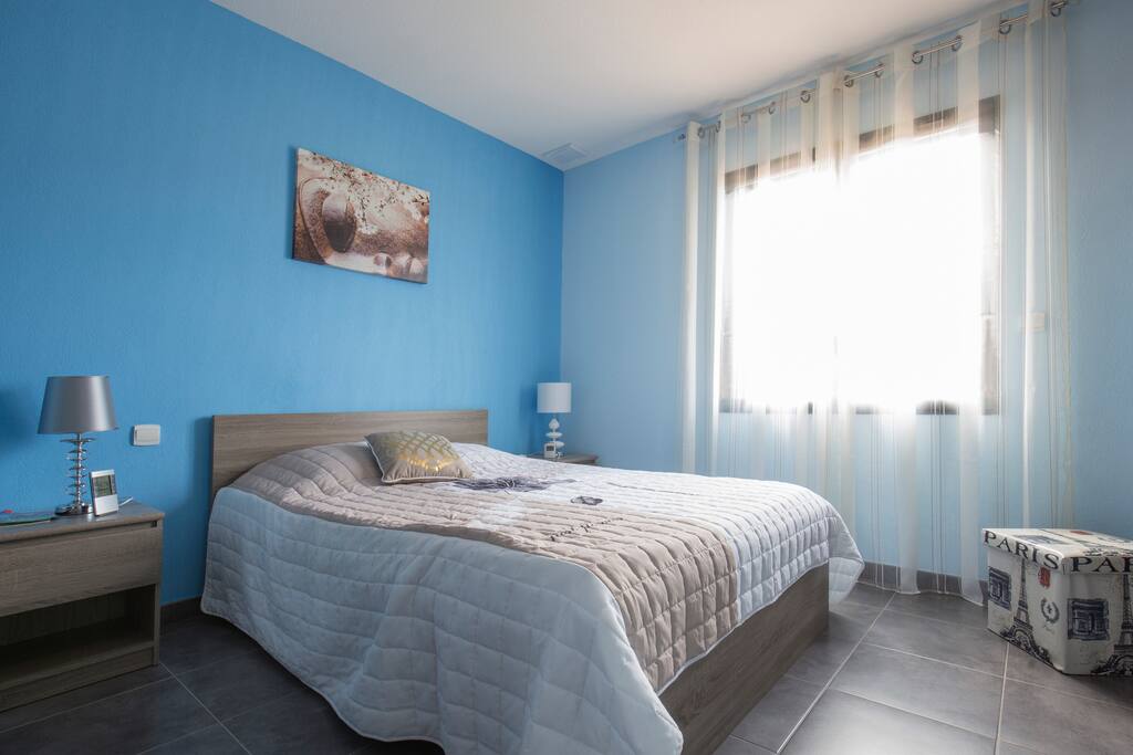 chambre bleu .