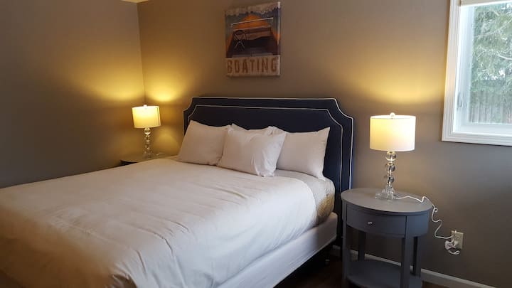 1st floor King bedroom