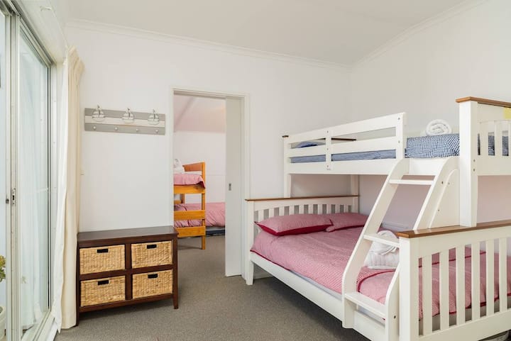 Dormitorio 3 - litera tri (doble con cama individual arriba)