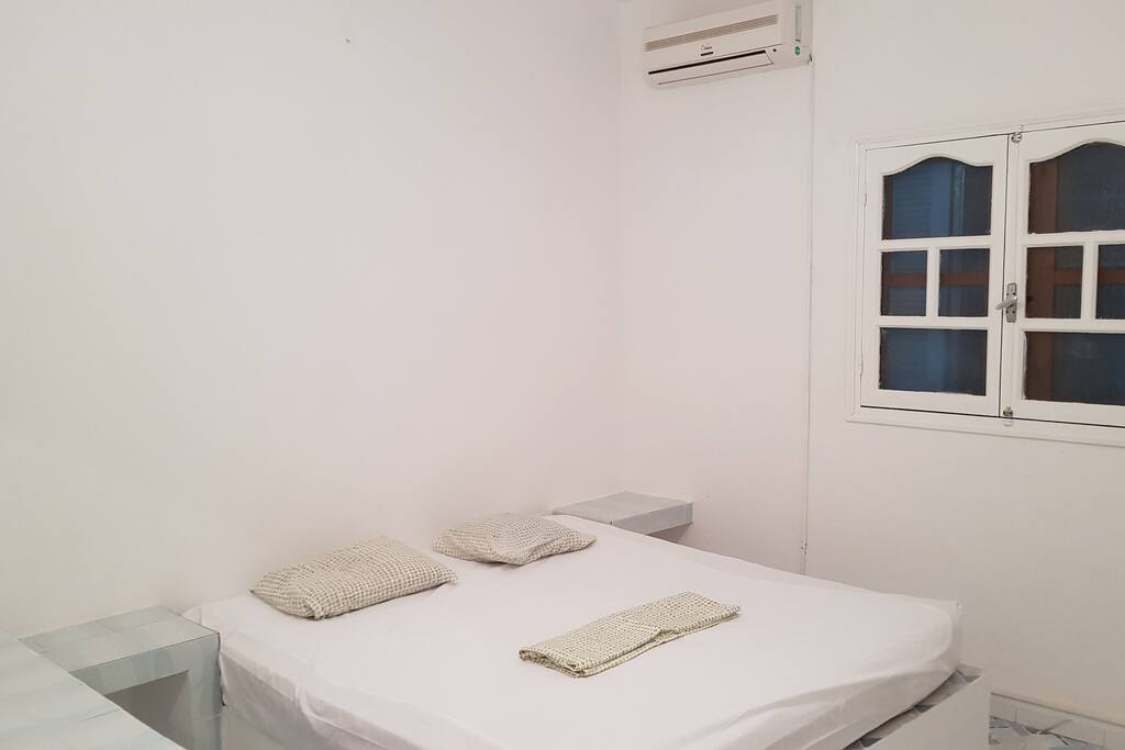 Room 1 more