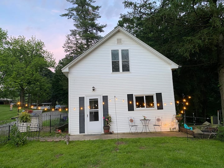 Nature at your doorstep farmhouse outside KC Houses for Rent in Saint