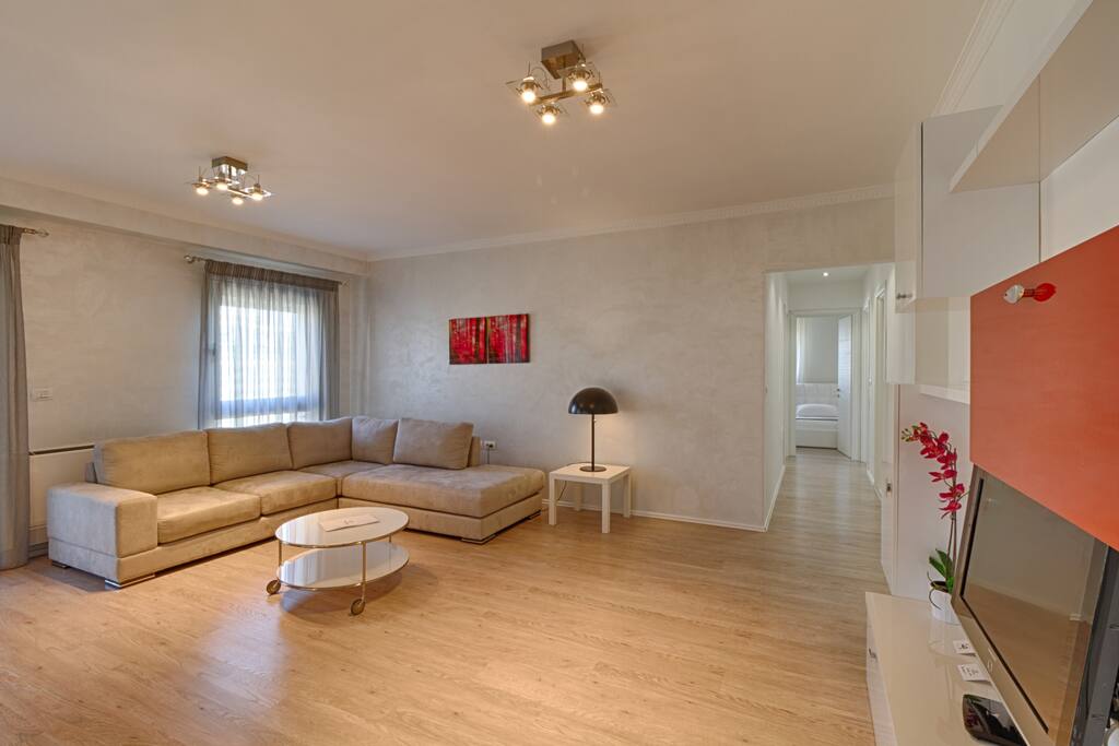 Living room with flat tv