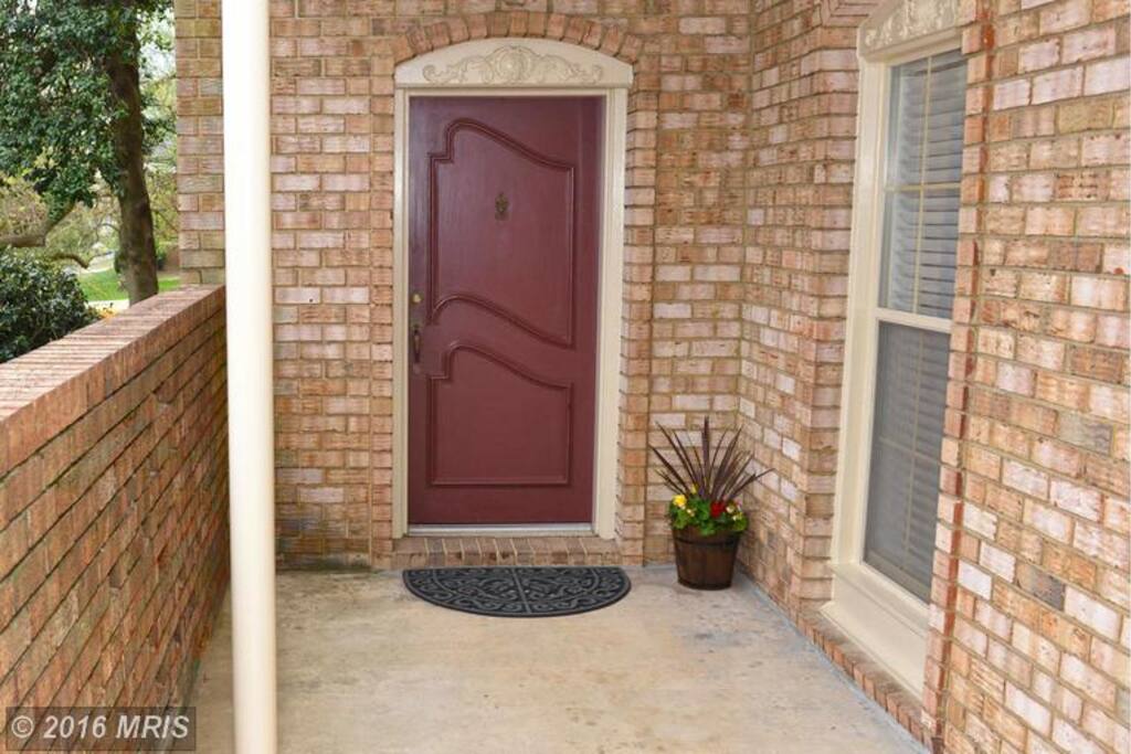 The front entrance, the entire porch is for your use!