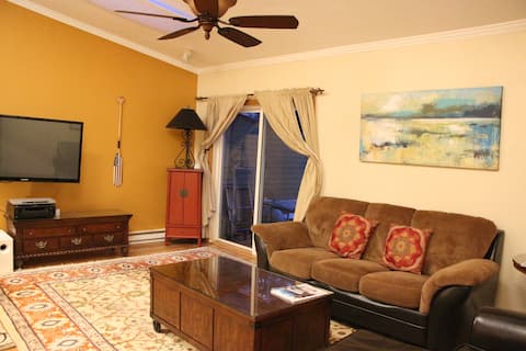 Popular Airbnb listing: Spacious Meadow Creek Townhome - Free bus to Vail in Vail