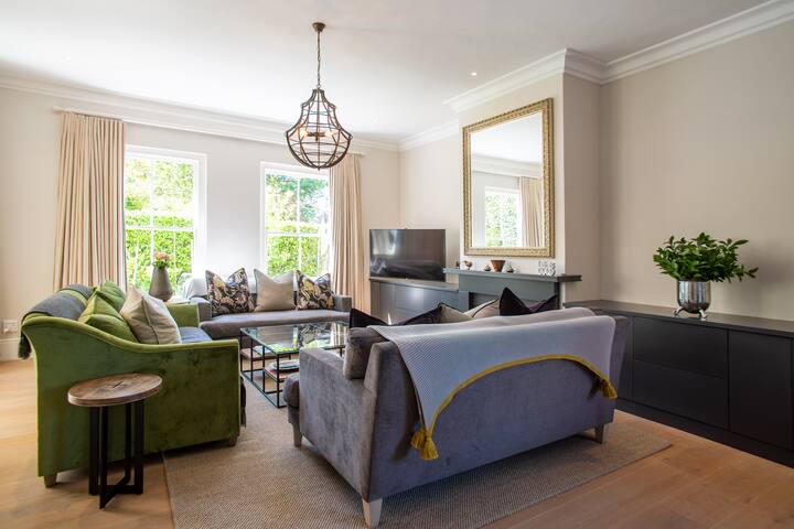 Luxury 4 bedrooms ensuite. Solar/Inverter + pool. gallery image 3