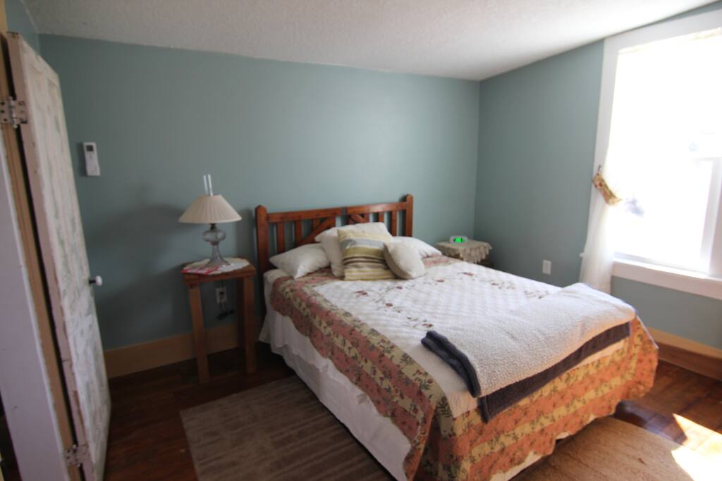 Gus room - bedroom