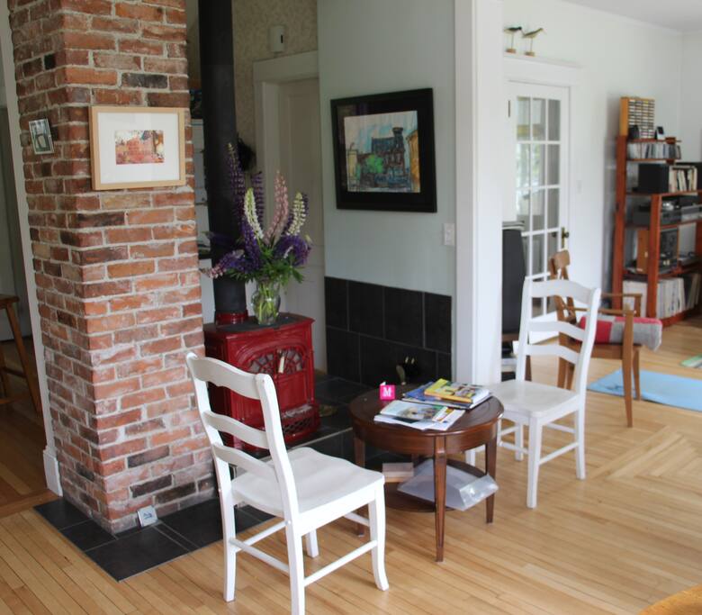 Sitting area between the kitchen and dining areas.