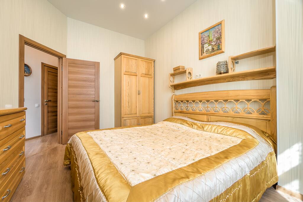 Master Bedroom / Спальня