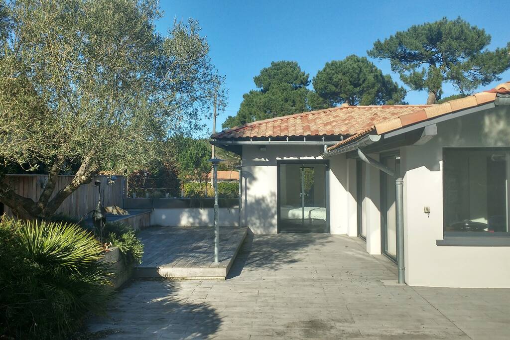 Côté Ouest de la maison