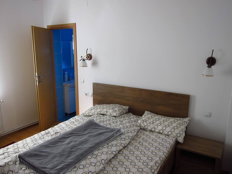 Alexandra Bedroom or no#1