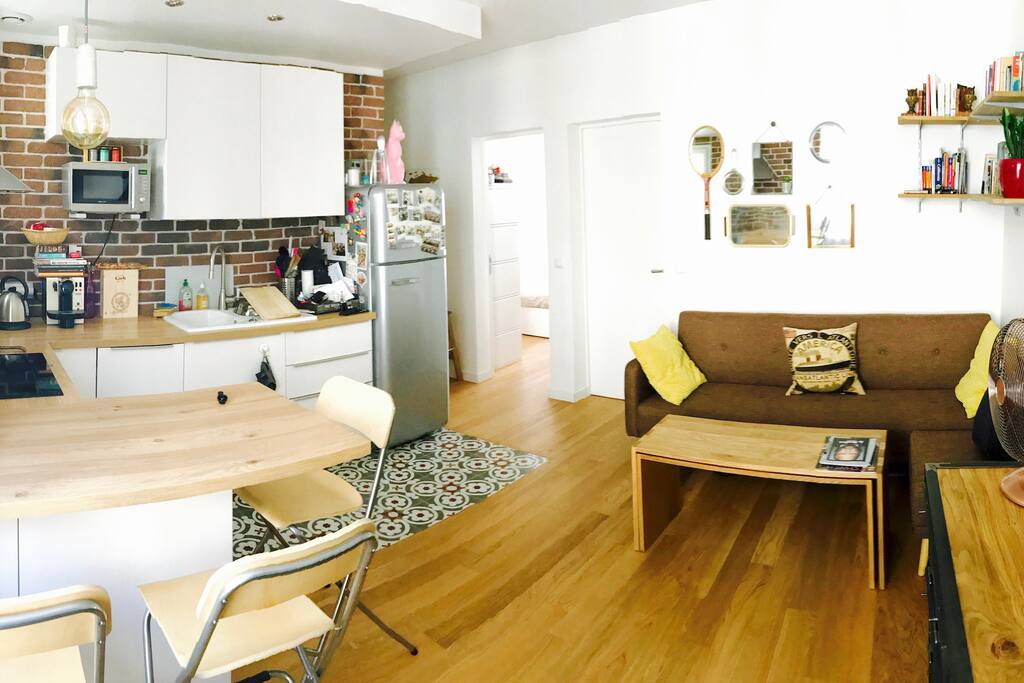Salon & cuisine / living-room & kitchen
